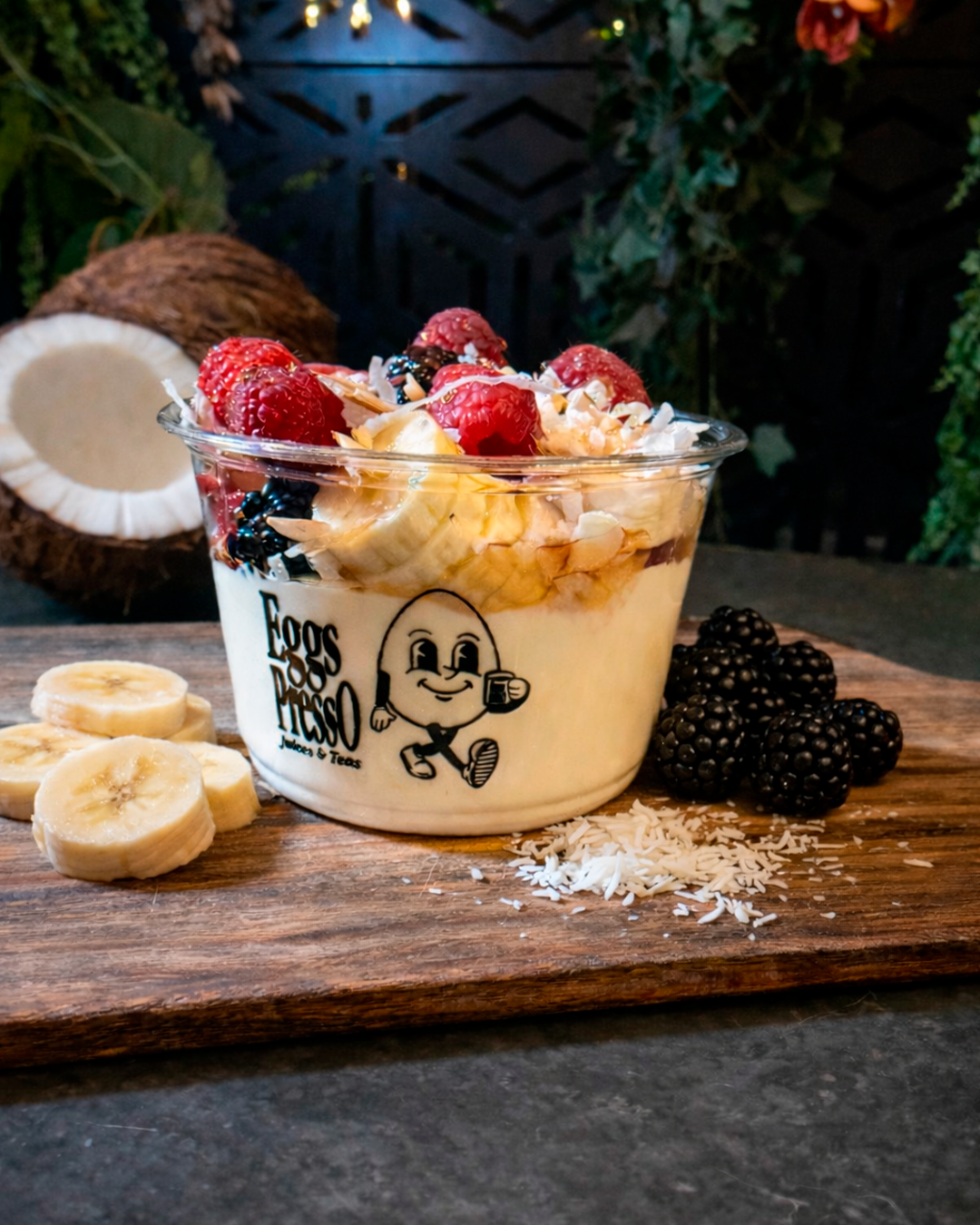 Organic green juice with spinach and apple